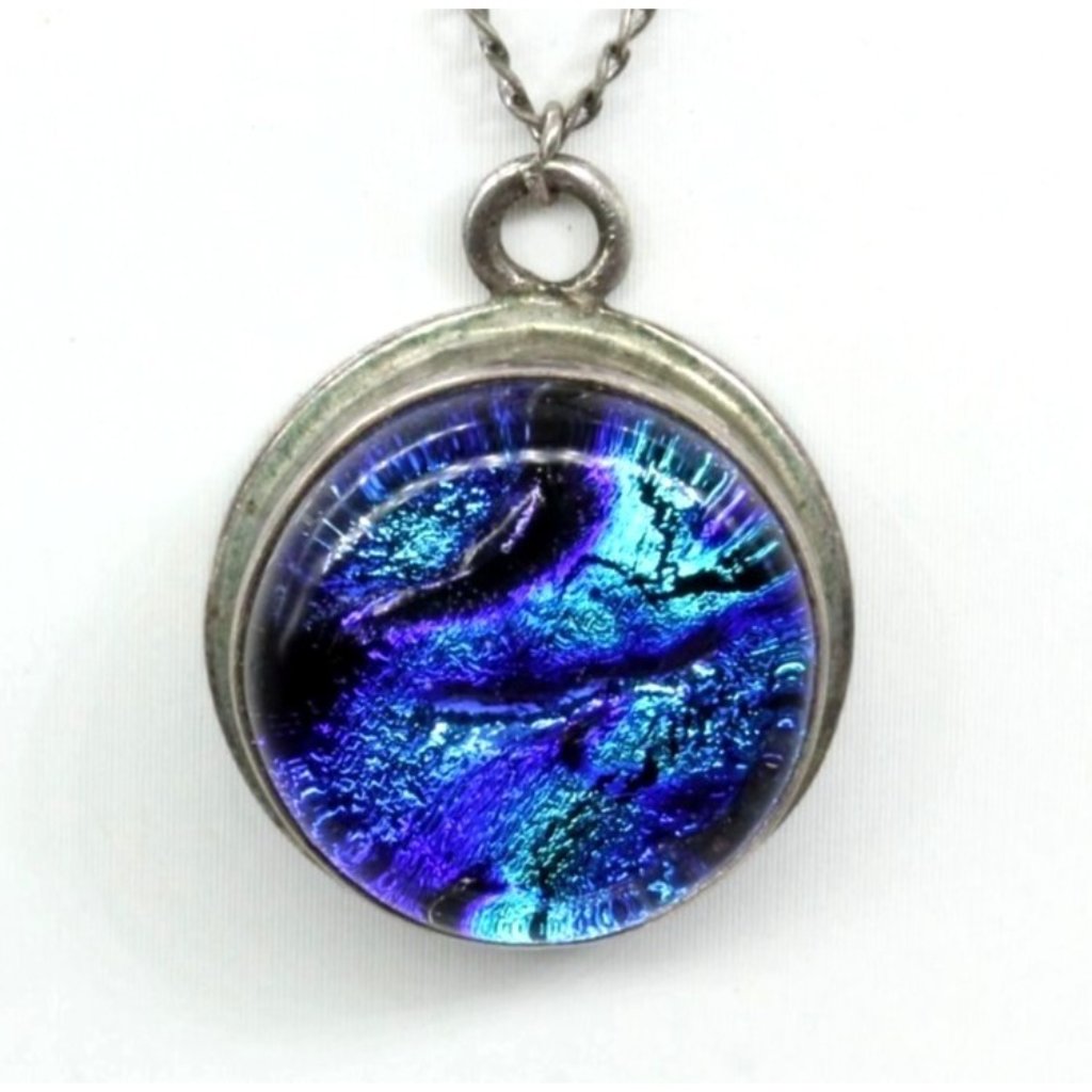 925 Sterling Vintage Blue Dicroctic Glass Cabochon Pendant 18